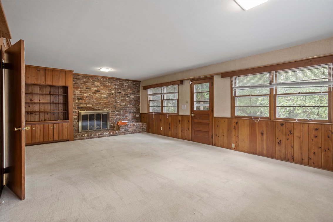Prime Raleigh Location – Glen Eden Drive