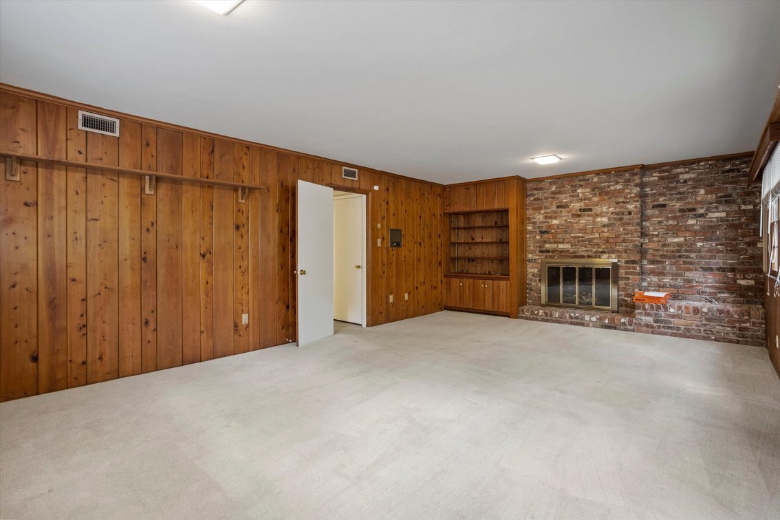 Prime Raleigh Location – Glen Eden Drive