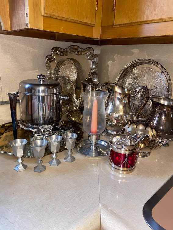 Image for Masontown, WV – Furniture, Glassware, Household Decorative Items, Quilts, Collectibles, and More!