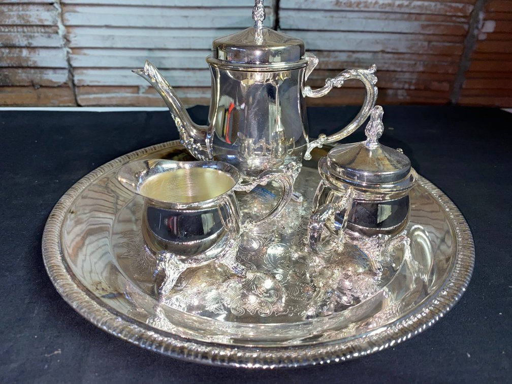 Image for Clarksburg, WV – Enormous Glassware Collection
