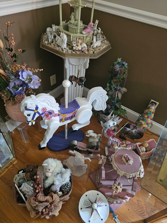 Image for St. Albans, WV – HUGE Collection of Horses, Blenko Glass, Jewelry, Tools, Prints, Furniture and Much More!