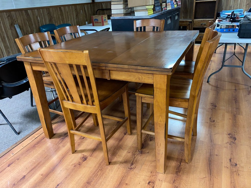 Image for Mt. Pleasant, PA - Woodworking equipment, Hand tools, Harley Davidson Collectibles, Household Furniture, New in Box Kitchen Items, Designer Purses, and more!