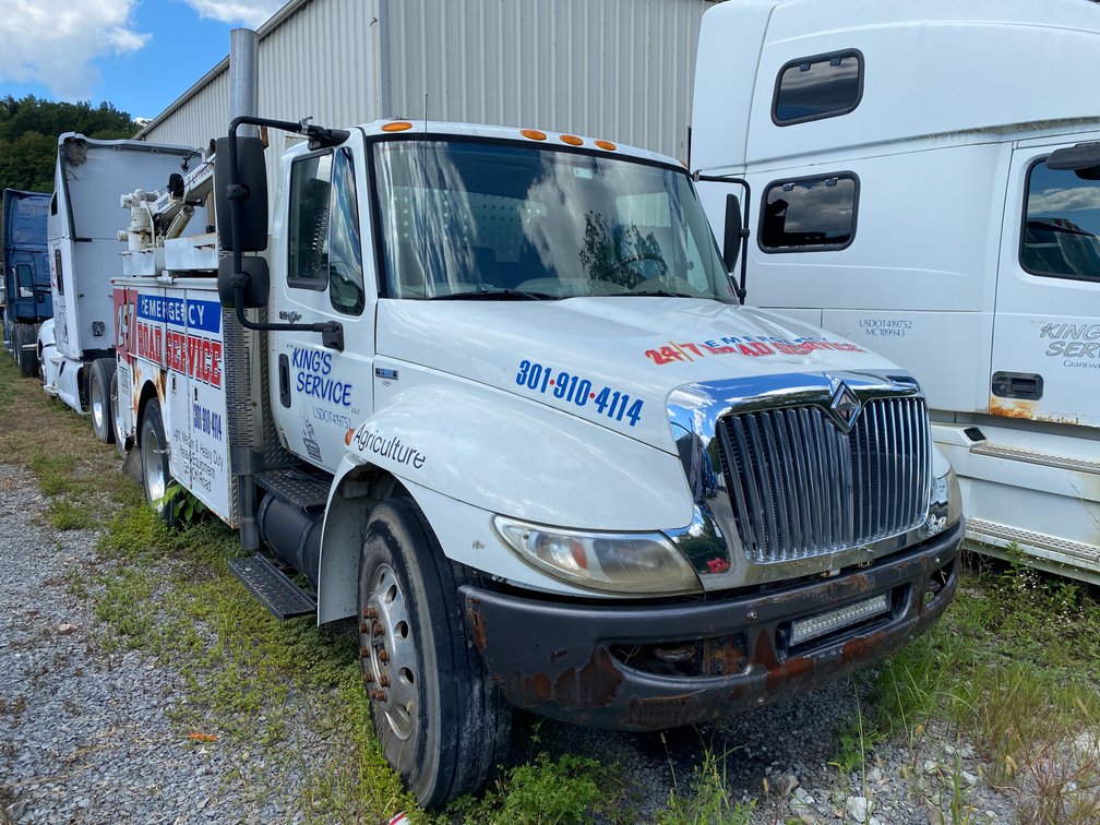 Image for Fairmont, WV – 09’ Monaco Executive, Kenworth & Volvo Tractors, 53’ Dry Trailers, Truck Parts and Equipment