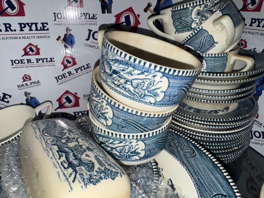 Image for Hurricane, WV -- Glassware, Antiques, Furniture, Artwork, Lamps, Tools and MORE!