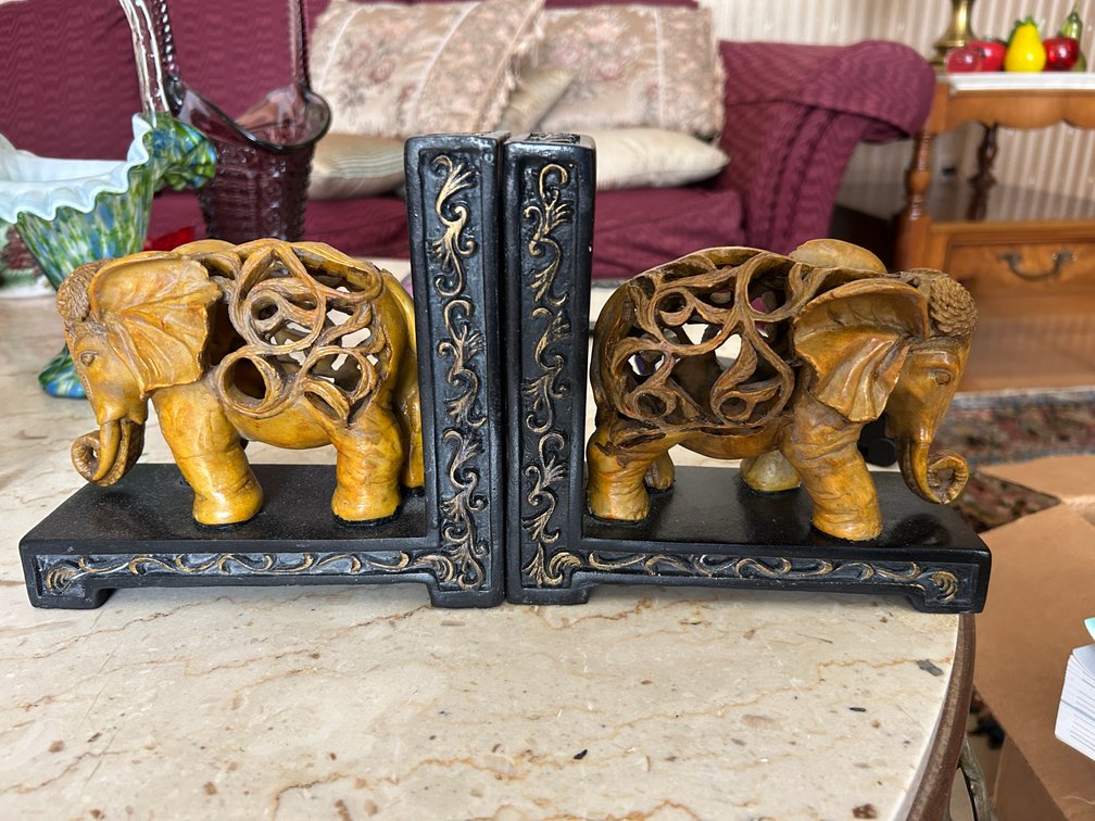 Image for St. Clairsville, OH – Premium Collectible Glassware and Antique Furniture