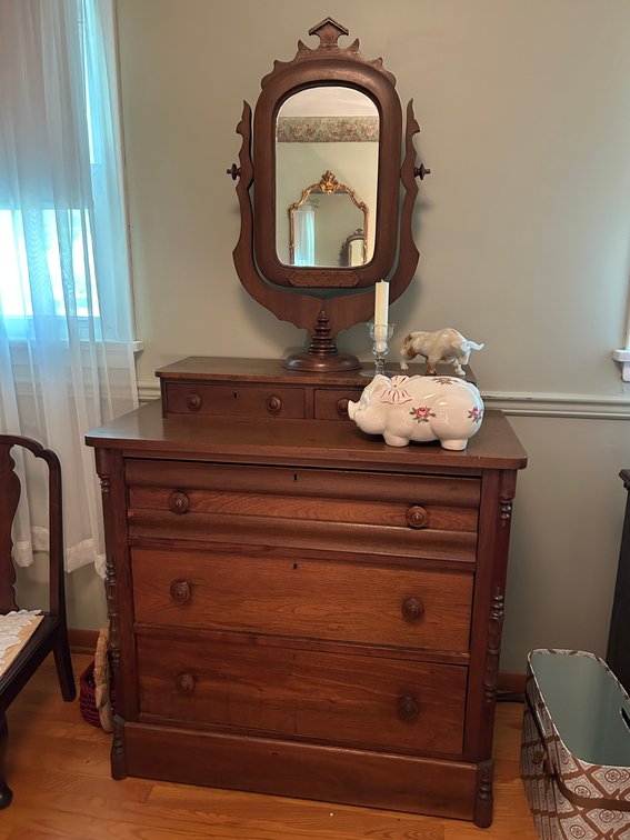 Image for St. Clairsville, OH – Premium Collectible Glassware and Antique Furniture