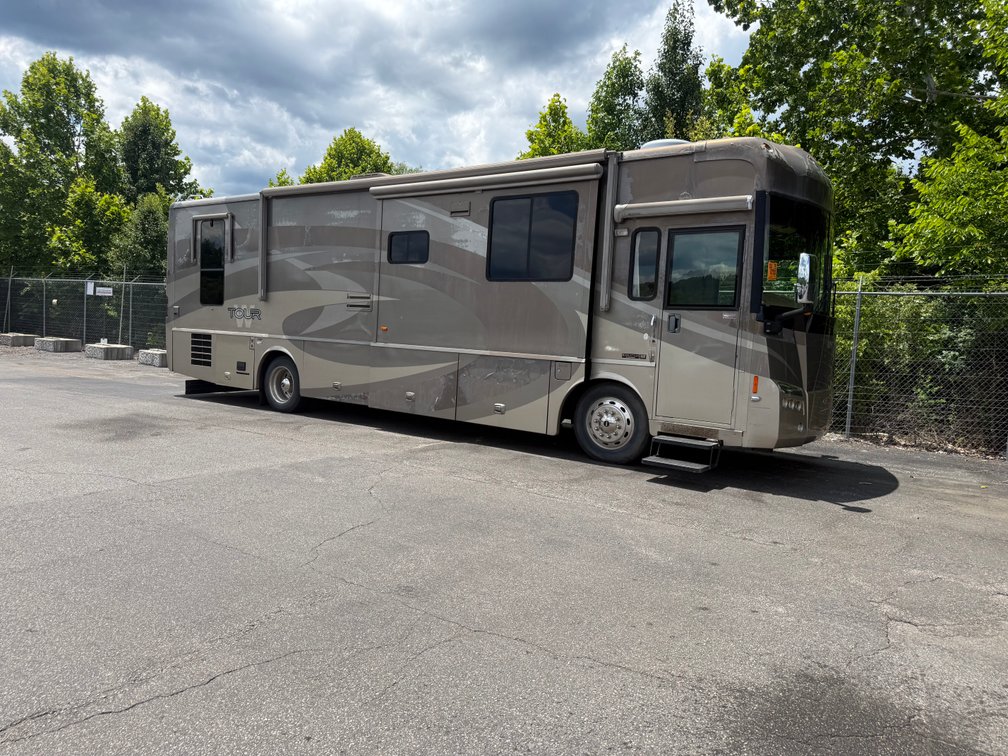 Image for Saint Albans, WV -- 2006 Freightliner Motor Home coming to the Auction Block!