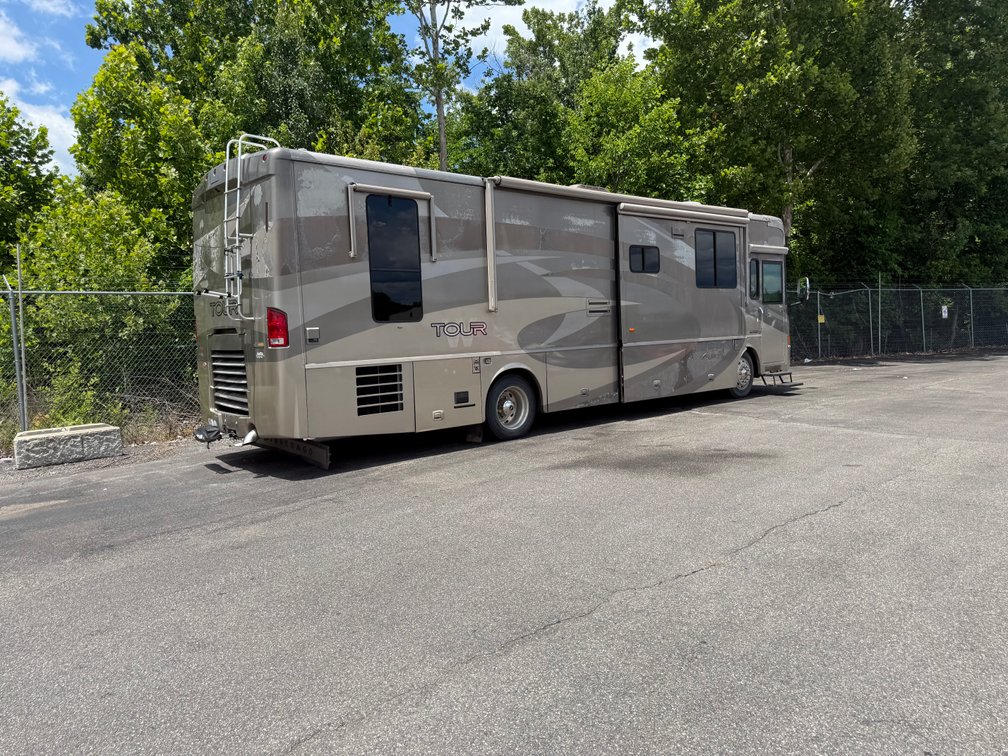 Image for Saint Albans, WV -- 2006 Freightliner Motor Home coming to the Auction Block!