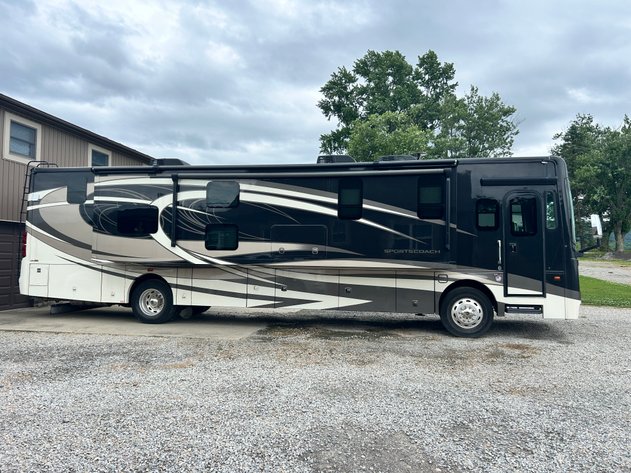 Image for Fayette Co, PA – 2024 Peterbilt 30’ Box Truck & 2021 Coachmen Sportscoach SR366BH