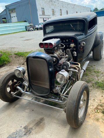 Image for Uniontown, PA -- '32 Ford Hot Rod,  '94 Corvette, Chevy 454 Motor, Car Lift, Tools & Parts