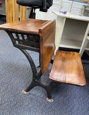 Image for Uniontown, PA -- Sew Special Alterations and Quilt Shop Inventory: Fixtures, Furnishings and Equipment! Antiques, Quilts, Table Runners, Material, Husqvarna, Viking, Singer, Pfaff Machines. Sewing Supplies.