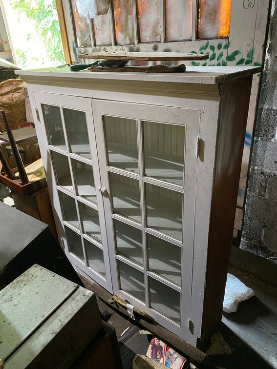 Image for Morgantown, WV -- One Owner Decorated Stoneware, Selection, Children's Items, Paper Glassware/China, Other Antiques, Household, Construction Items, Appliances Over 400 Lots