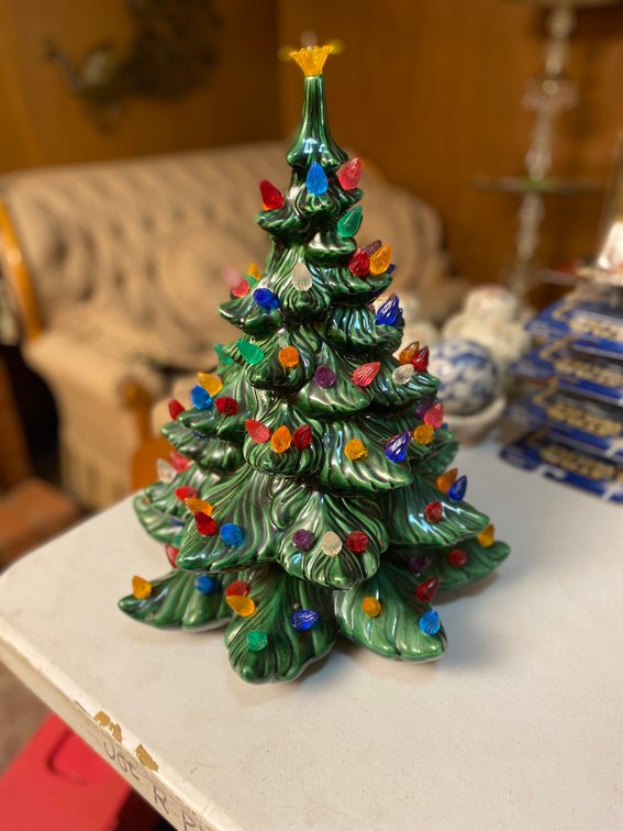 Image for Farmington, WV -- ESTATE SALE - Nice Selection of Fenton Glassware, Country Style Decor, Quality Furniture, Household Goods, Vintage Jewelry, Home Decor Items, and MUCH MORE!!