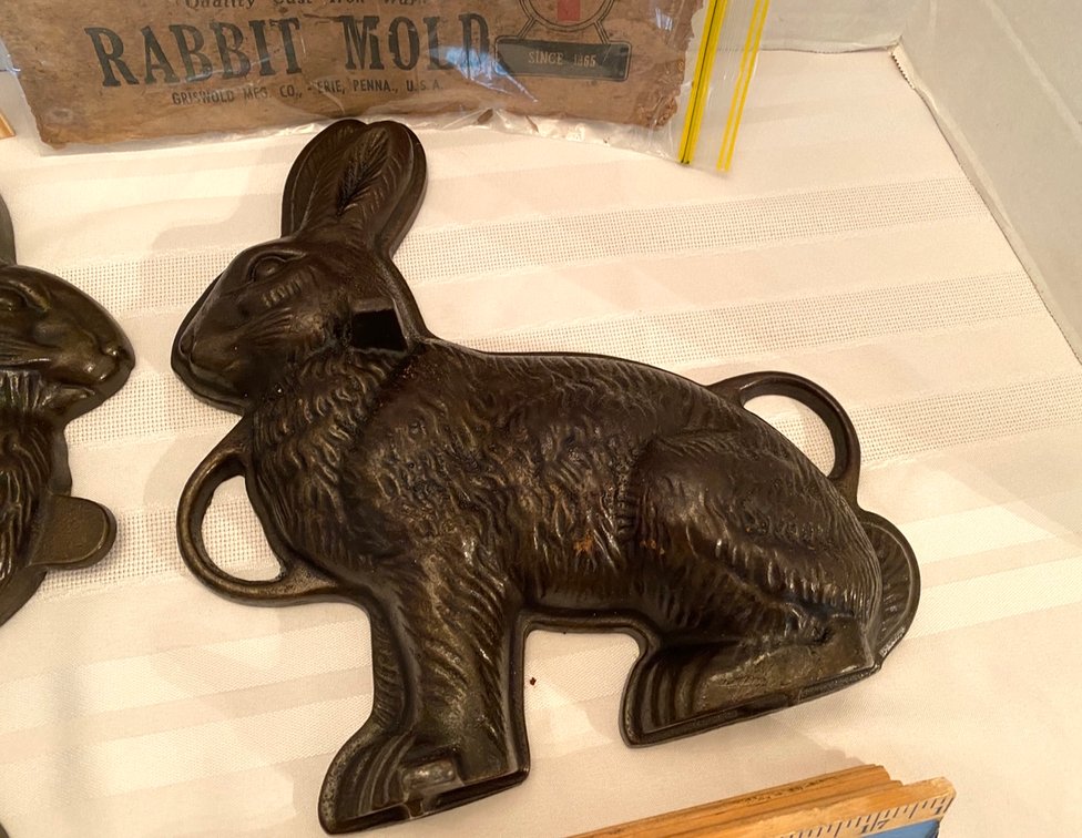 Image for Perryopolis, PA –Decorative Items, Appliances, Antique Buffets, Furniture, Glassware, Thomas Kinkade paintings, Vintage Christmas, Books, Household Items and Much More!