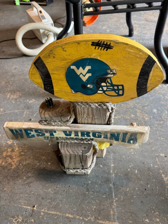 Image for Beckley, WV -- Dodge Dakota, Furniture, Tools, Lawn Care, Juke Box, Lamps, Antiques, Air Compressors, Generator and MORE!