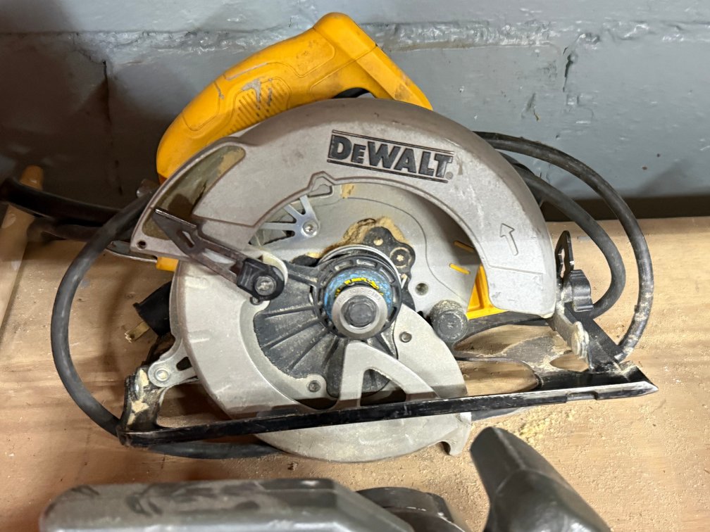 Image for Dunbar, WV – Total Business Liquidation – Vans, Trailers, Tools, Office Furniture and Supplies, and More!