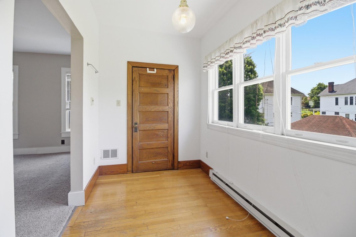 Image for SOLD $225,000 - 4 Bedroom Broad Oaks Home