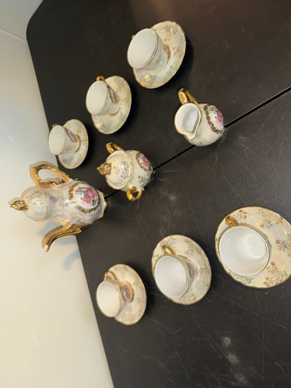 Image for Fayetteville, WV – Estate Auction Featuring Fenton Glassware, Furniture, Artwork, Home Decorations & More!