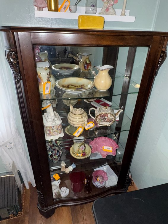 Image for Fayetteville, WV – Estate Auction Featuring Fenton Glassware, Furniture, Artwork, Home Decorations & More!