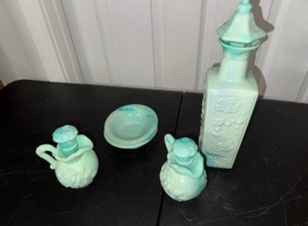 Image for Fayetteville, WV – Estate Auction Featuring Fenton Glassware, Furniture, Artwork, Home Decorations & More!