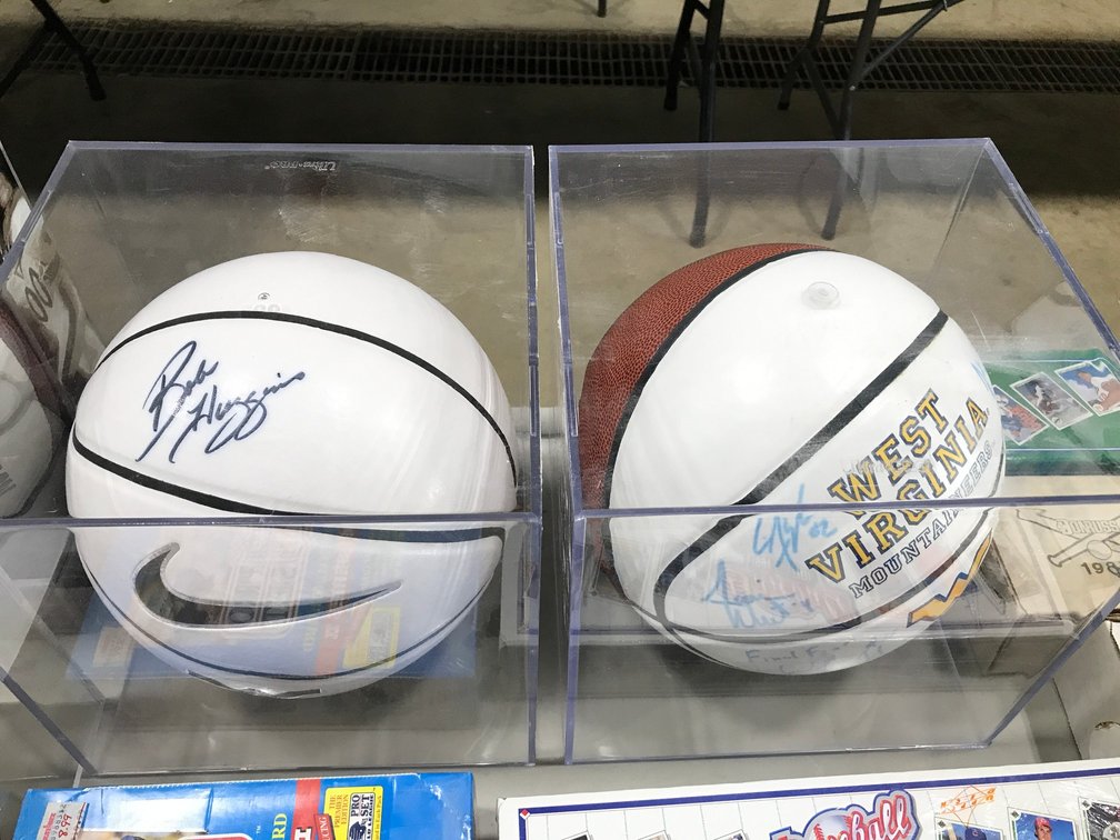Image for Shinnston, WV - 200+ Lots of Sports Memorabilia, Signed Collectibles & Cards