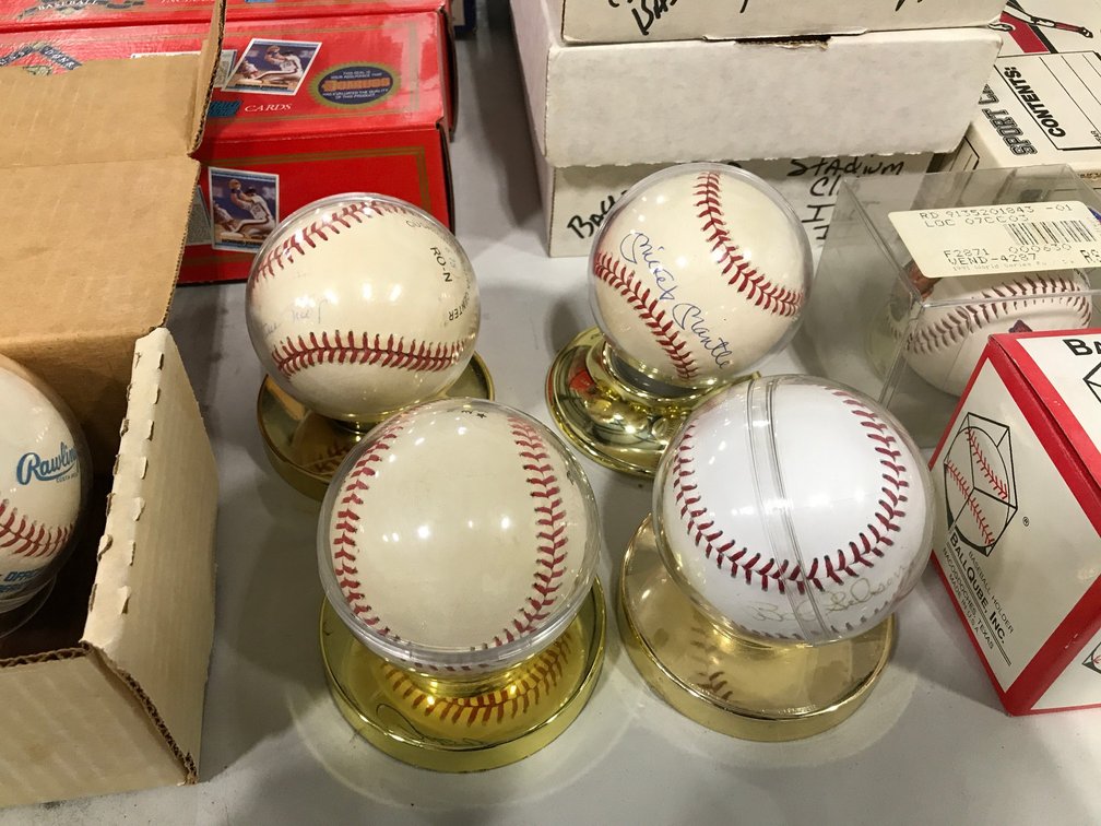 Image for Shinnston, WV - 200+ Lots of Sports Memorabilia, Signed Collectibles & Cards