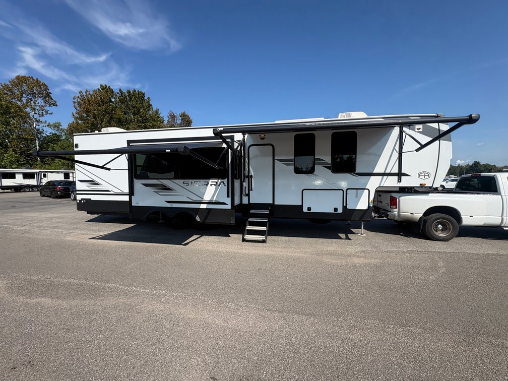 Image for St. Albans, WV - Weekend Adventure Auction Including 2 Campers, RV, and Boat!