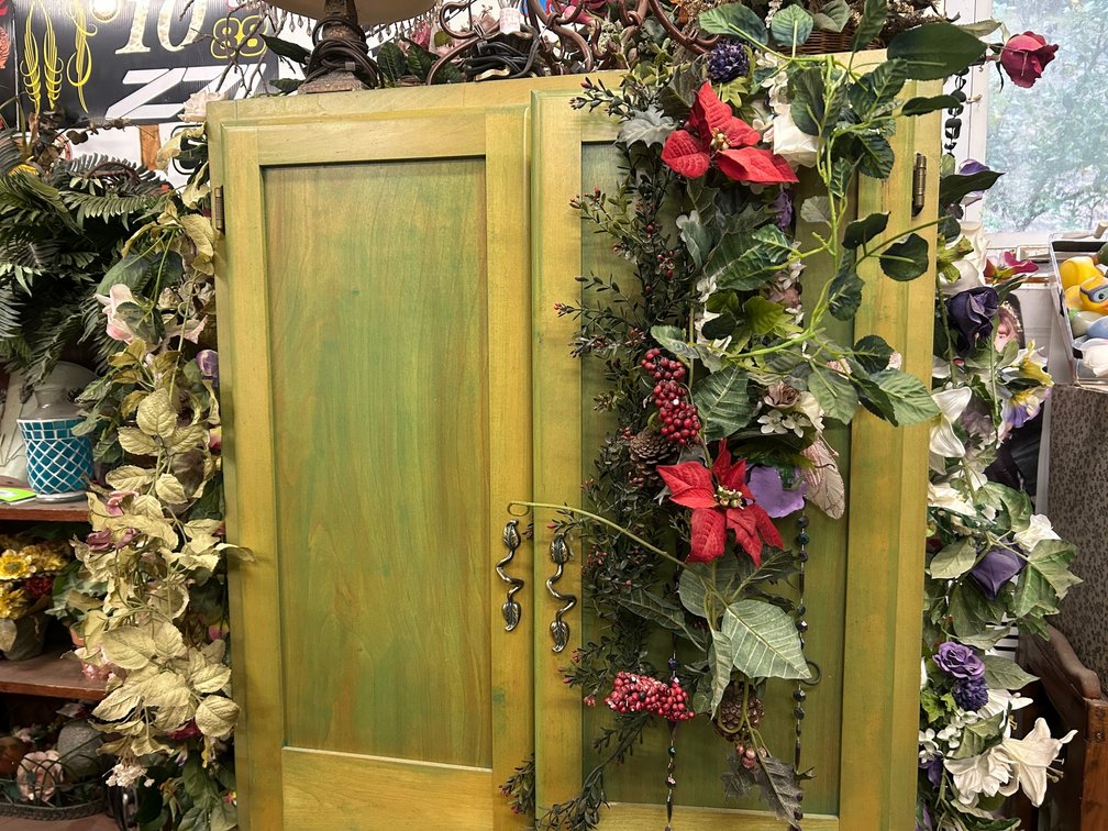 Image for Elkins, WV - Elaine Douglas Estate #3: Decor, Furniture, Holiday Items, Records & Storage Contents