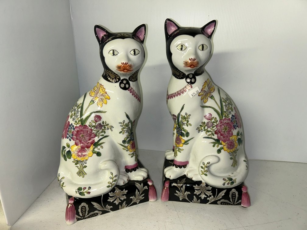 Image for Jane Lew, WV - Vintage Cameras, Glassware, Jewelry, Furniture & Collectibles