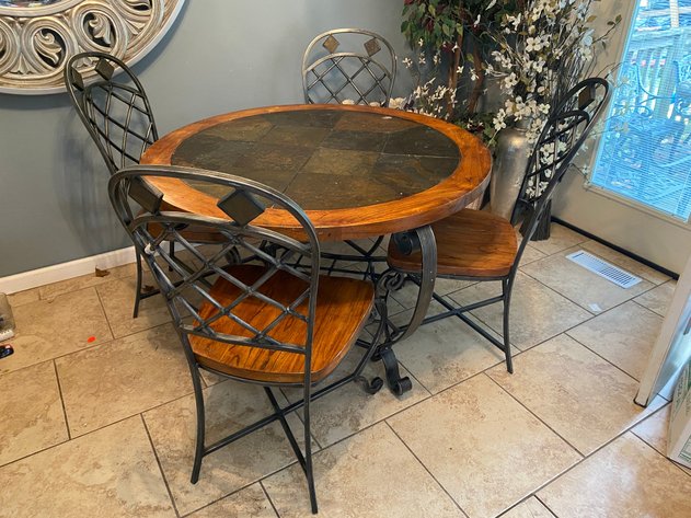 Image for Morgantown, WV - Furniture, Collectibles, Sporting Goods & More!