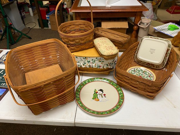 Image for Morgantown/Westover, WV - Vintage Advertising Signs, Holiday Decor, Build-A-Bear, Collectibles & Furniture!