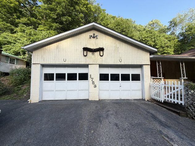 Image for 3 Bedroom Home on Nearly 2 Acres in Charleston
