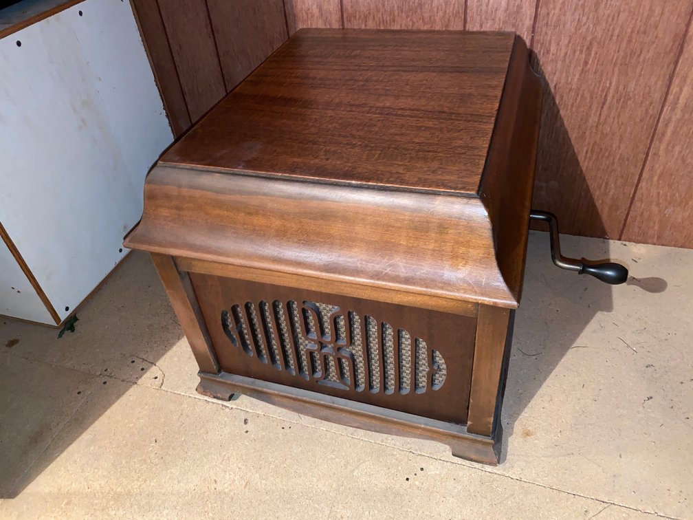 Image for Bridgeport, WV - Fine Furnishings, Antiques, Collectibles, Tools & Vintage Electronics