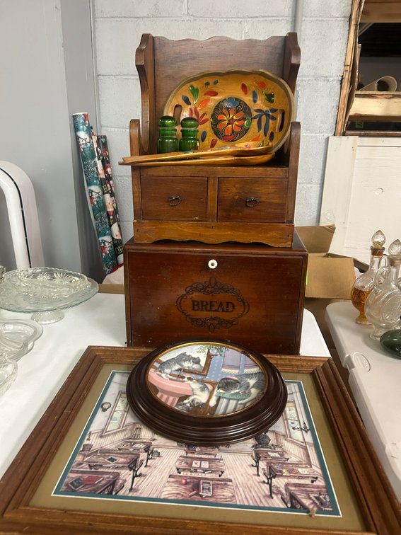 Image for Morgantown/Westover, WV - Yamaha Motorcycle, Sports Cards, Designer Handbags, Holiday Decor, & Collectibles!