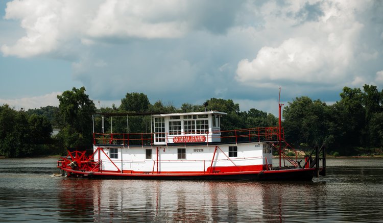 Image for Huntington, WV - 67-ft Sternwheel Houseboat “Momma Jeanne”