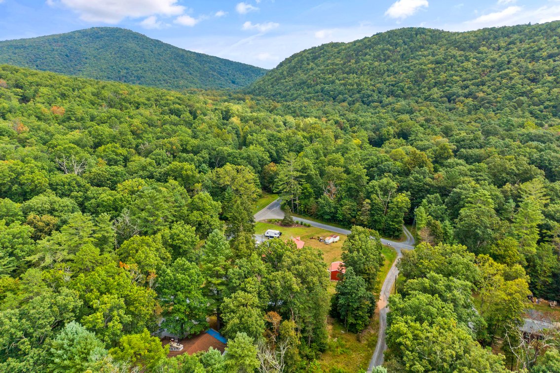 Image for 3 Bed/3 Bath Home Near The Mountains