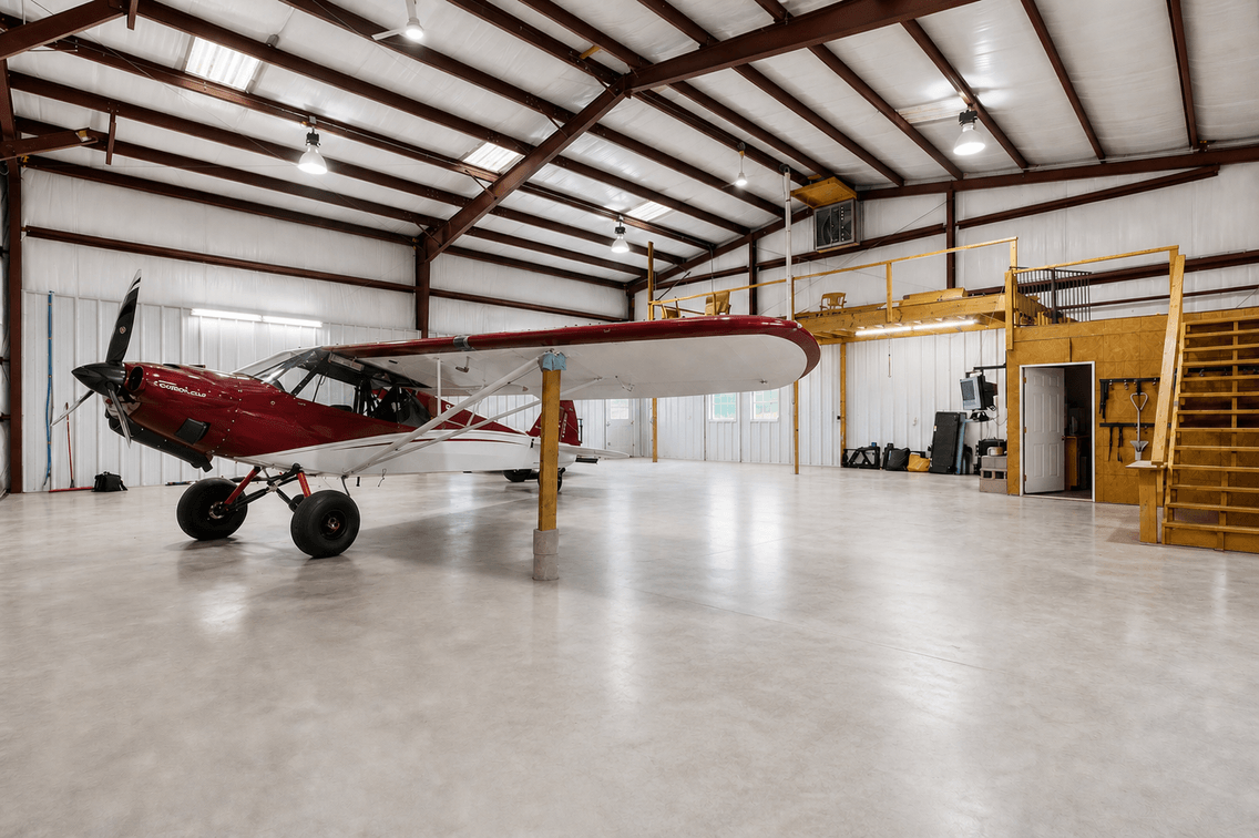 Image for Aviation Home & Hangar – Clinton, Arkansas