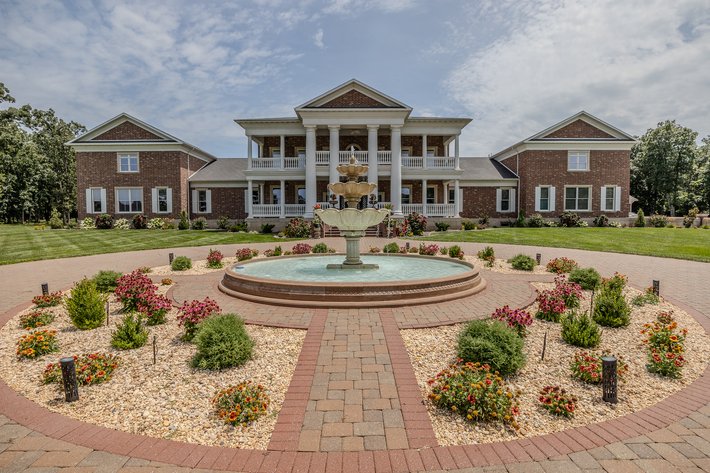 Image for Luxury Home on 6.96± acres  in Lebanon, Missouri