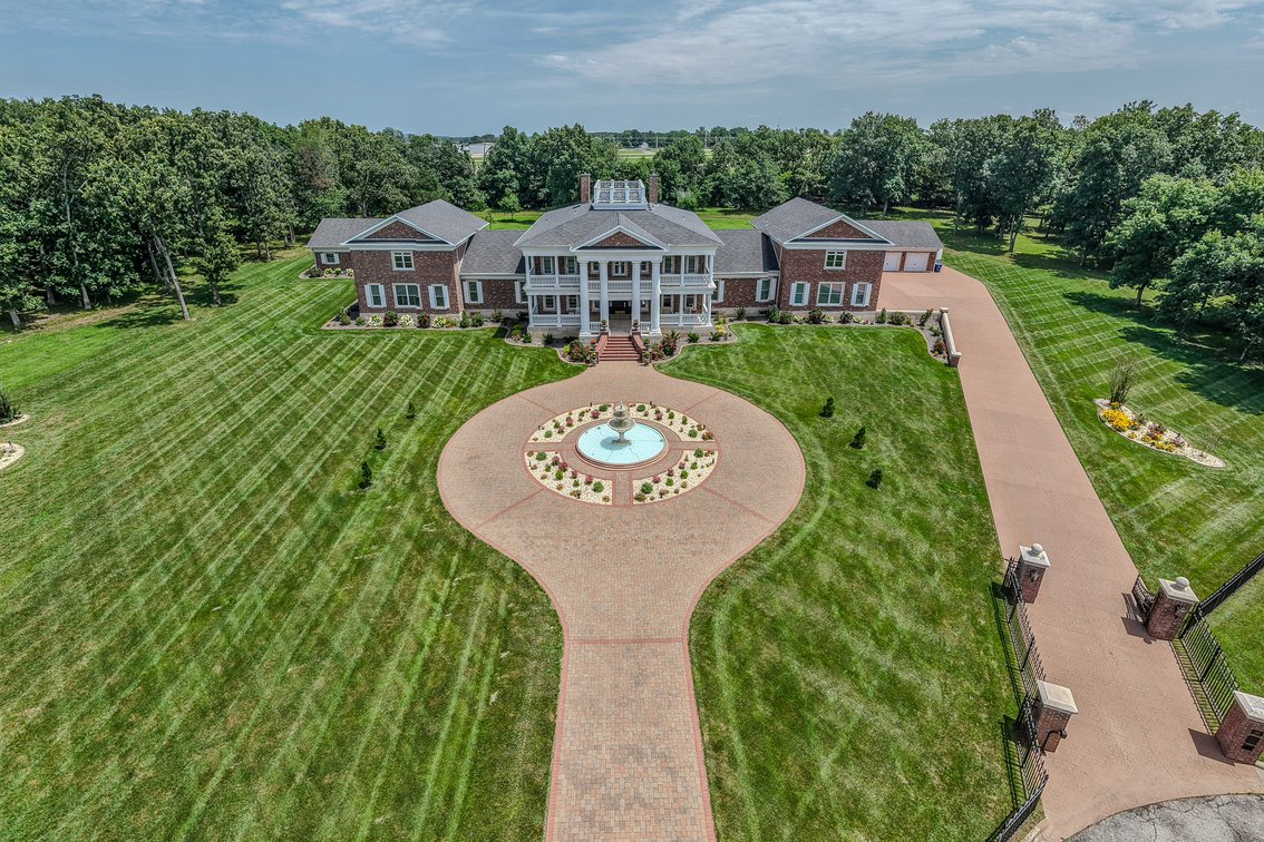 Image for Luxury Home on 6.96± acres  in Lebanon, Missouri