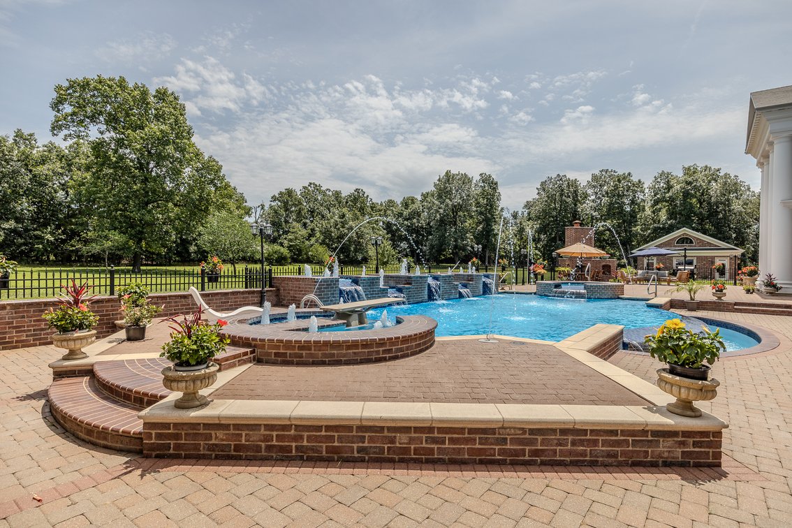 Image for Luxury Home on 6.96± acres  in Lebanon, Missouri