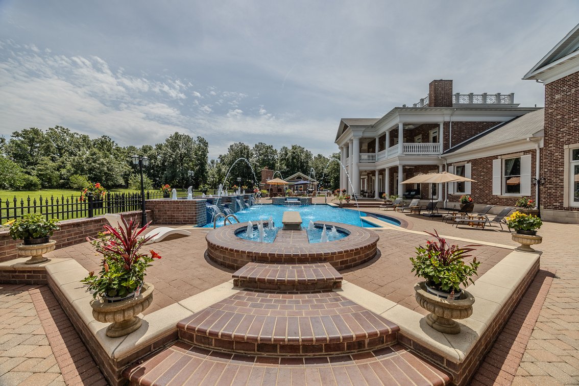 Image for Luxury Home on 6.96± acres  in Lebanon, Missouri