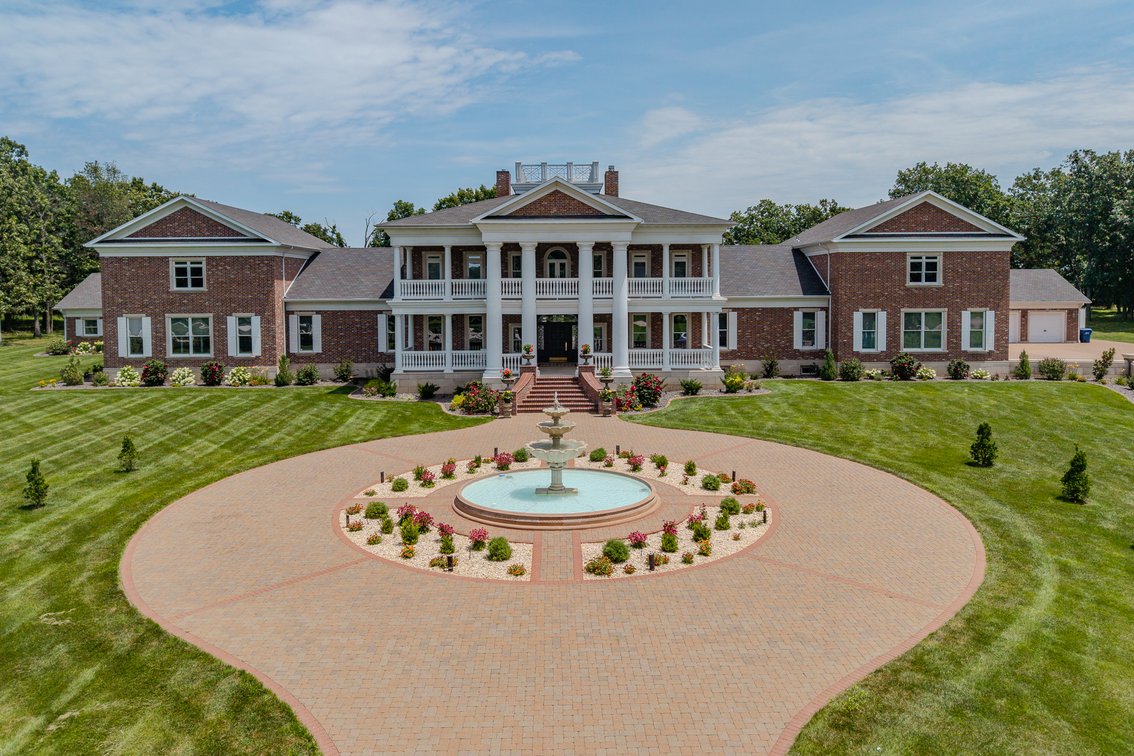 Image for Luxury Home on 6.96± acres  in Lebanon, Missouri