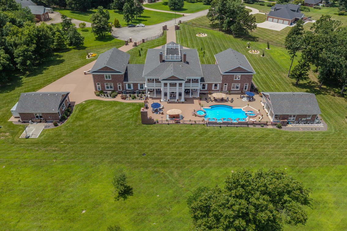 Image for Luxury Home on 6.96± acres  in Lebanon, Missouri