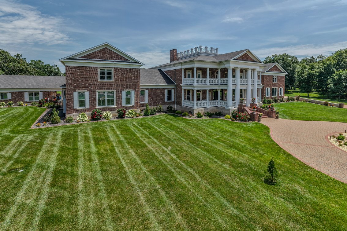 Image for Luxury Home on 6.96± acres  in Lebanon, Missouri