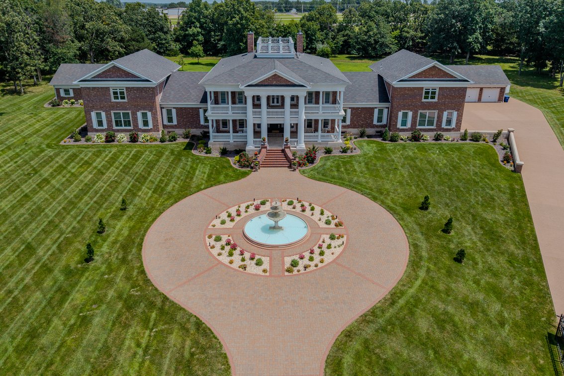 Image for Luxury Home on 6.96± acres  in Lebanon, Missouri