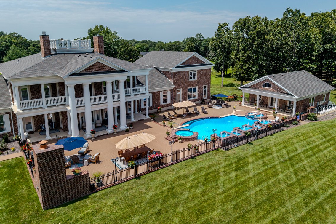 Image for Luxury Home on 6.96± acres  in Lebanon, Missouri