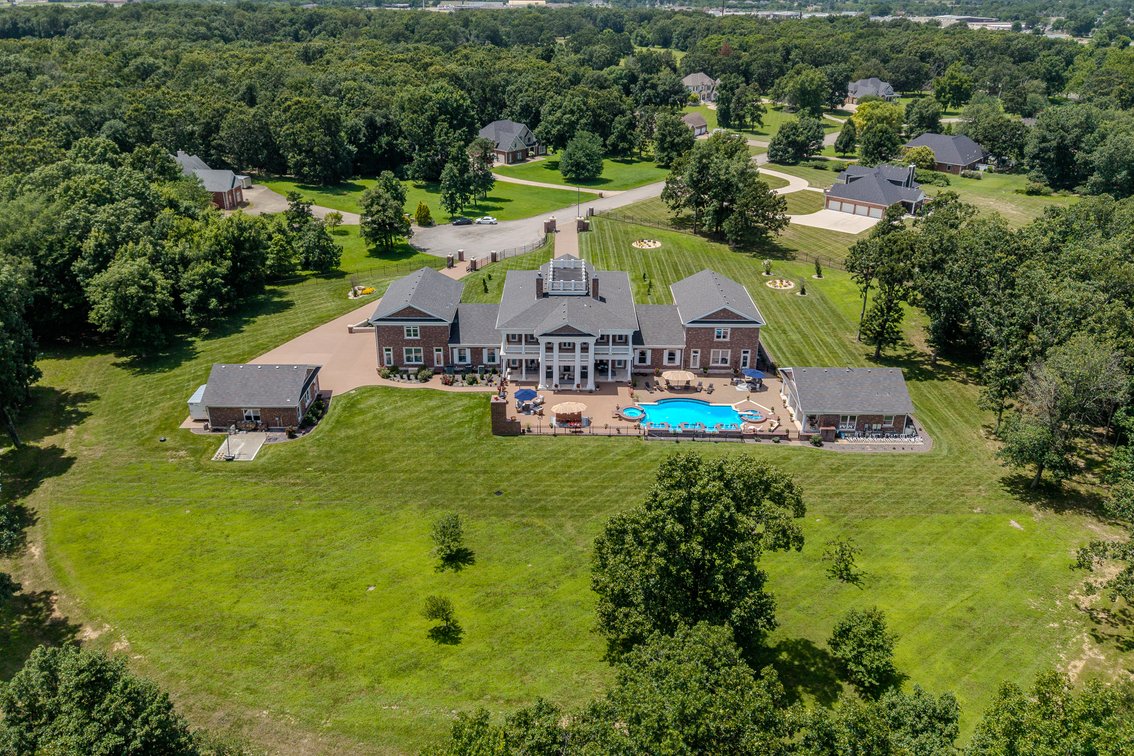 Image for Luxury Home on 6.96± acres  in Lebanon, Missouri