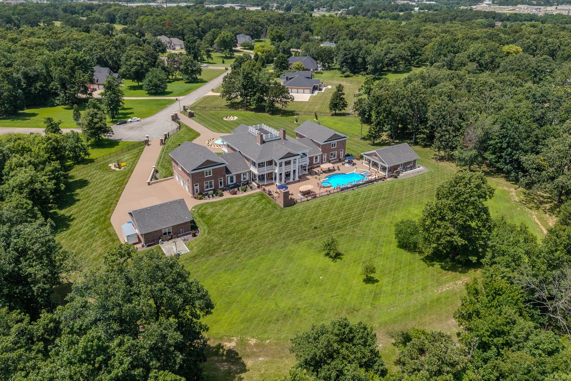 Image for Luxury Home on 6.96± acres  in Lebanon, Missouri