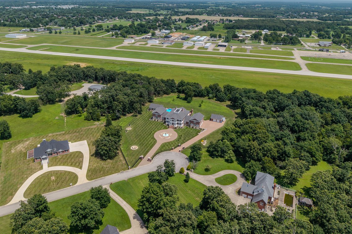 Image for Luxury Home on 6.96± acres  in Lebanon, Missouri