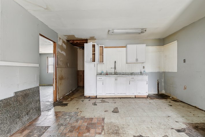 Image for Metairie Single Family Home-Needs Rehab